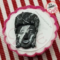 itsonlycake.de-david-bowie-black-cupcake-topper-fondant09s